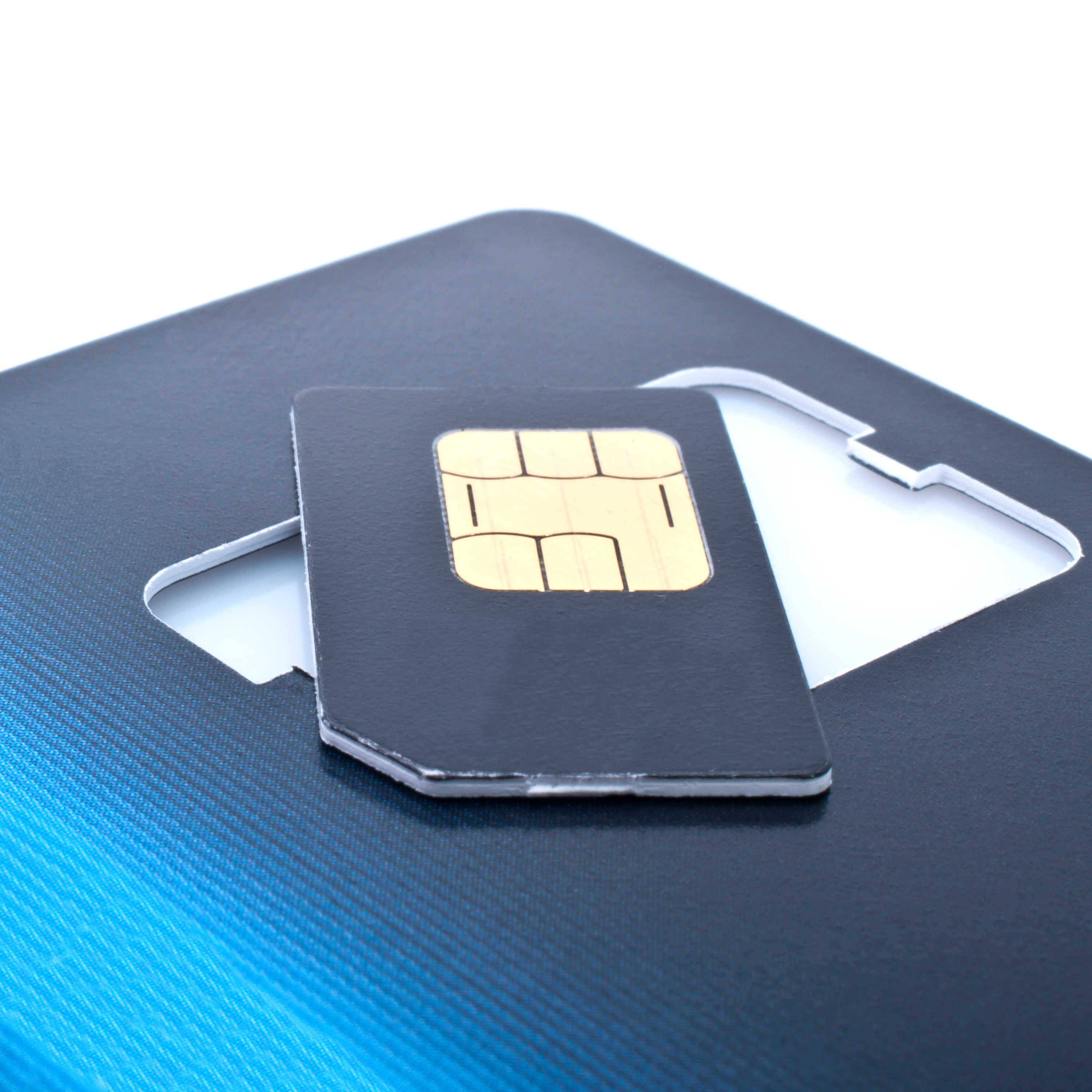 Come scegliere la SIM per il localizzatore GPS e come configurarlo